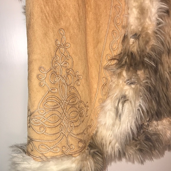 True Grit Faux Fur, Like New Vest - Picture 5 of 7